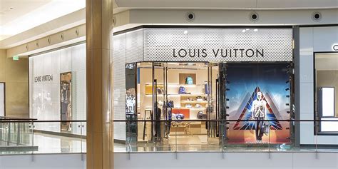 wellington mall Louis Vuitton